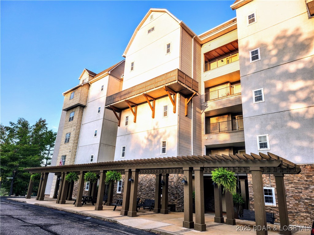 201 Marina Residence Drive Camdenton Missouri 2 bedroom 2 bathroom home for sale listed at $329,000