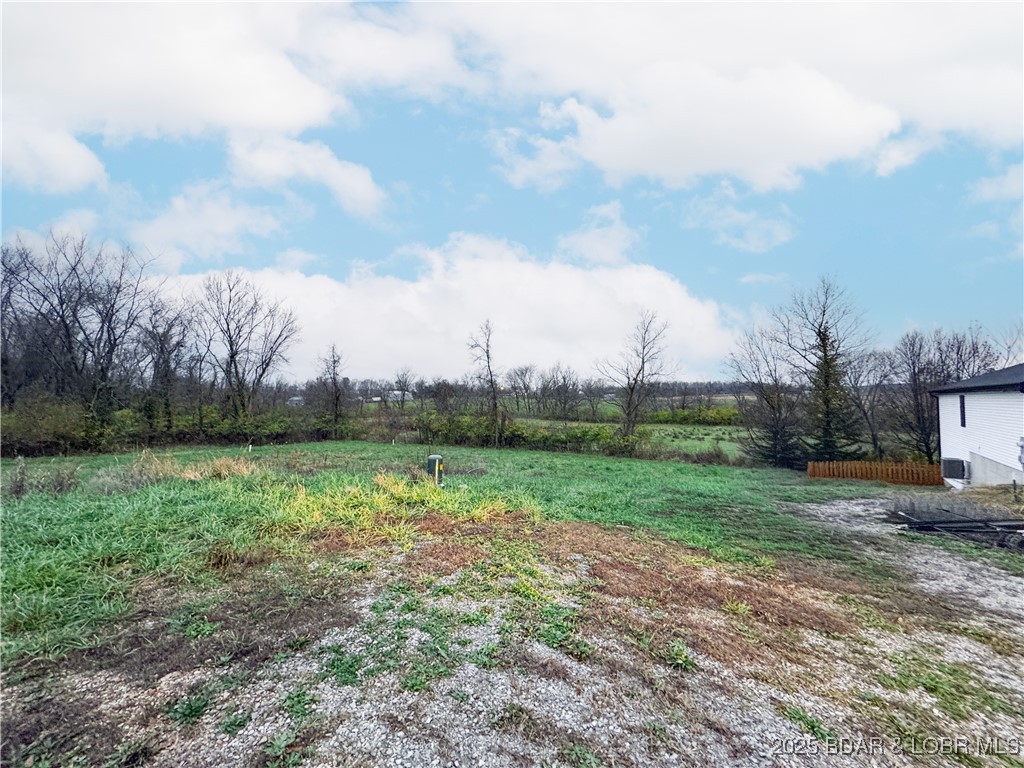 Lot 7 W Bourbon Street Eldon Missouri home for sale listed at $32,500