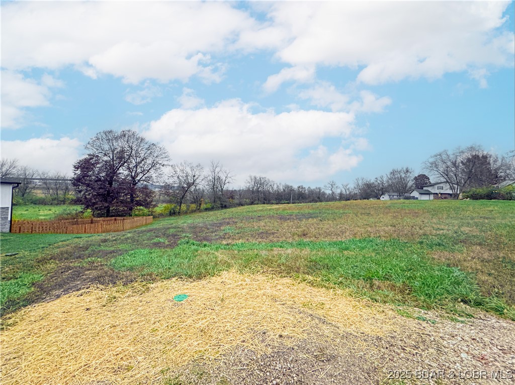 Lot 9 W Bourbon Street Eldon Missouri home for sale listed at $32,500