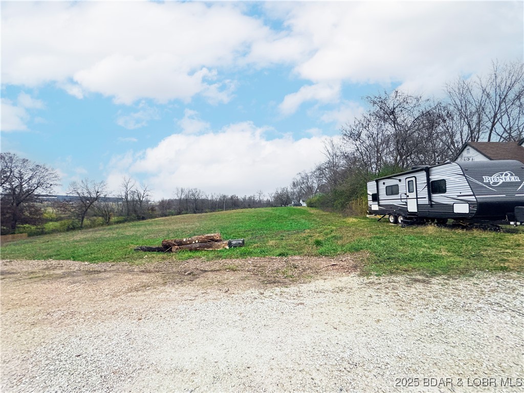 Lot 10 W Bourbon Street Eldon Missouri home for sale listed at $32,500