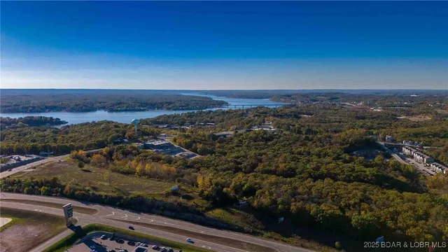 Primary bedroom — Bagnell Dam Boulevard Lake Ozark Missouri real estate