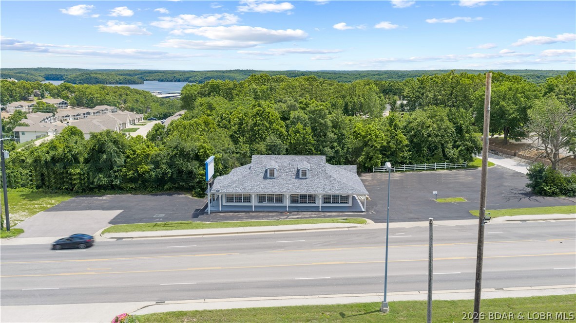 5242 Osage Beach Parkway Osage Beach Missouri home for sale listed at $799,000