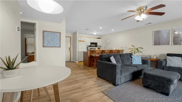 Living room — 2500 Bay Point Lane Osage Beach Missouri real estate