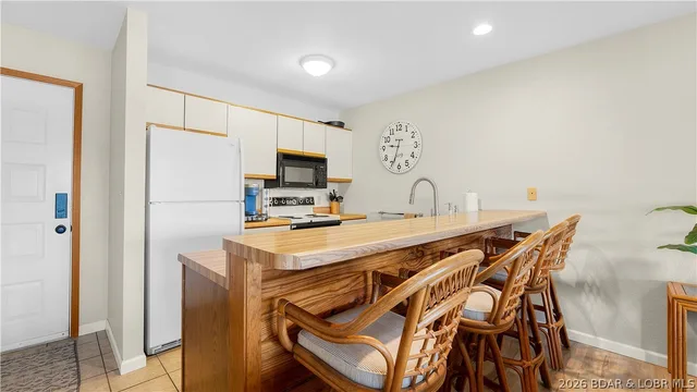 Primary bedroom — 2500 Bay Point Lane Osage Beach Missouri real estate