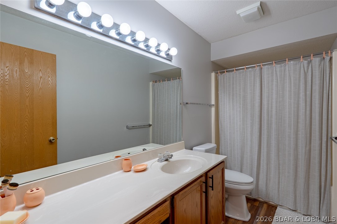 Photo 33