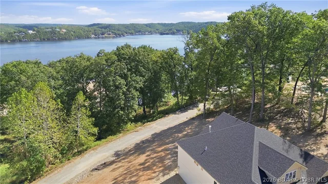 Primary bedroom — Pearl Lane Climax Springs Missouri real estate