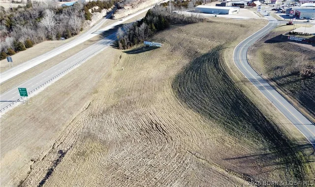 Primary bedroom — 3.42 +/- Acres Commercial Street Warsaw Missouri real estate