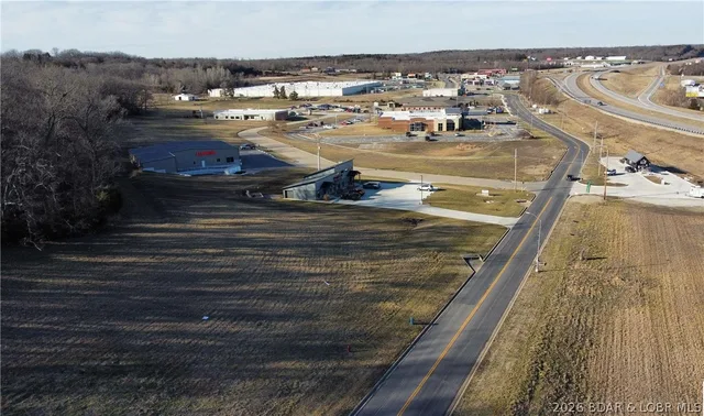 Living room — .8 +/- Acres Commercial Street Warsaw Missouri real estate