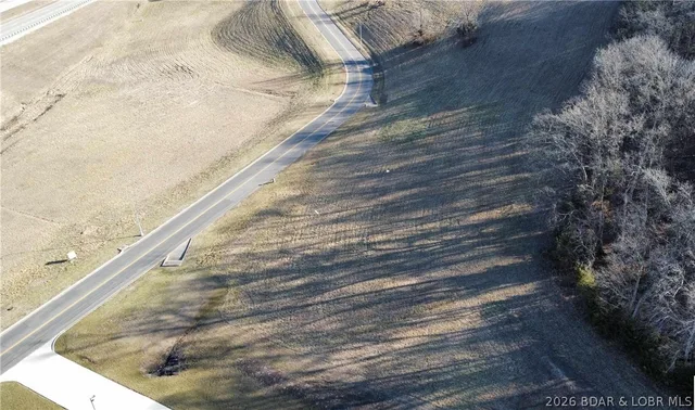 Primary bedroom — .8 +/- Acres Commercial Street Warsaw Missouri real estate