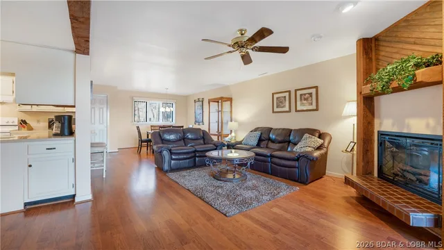 Living room — 5940 Baydy Peak Road Osage Beach Missouri real estate