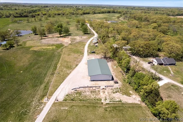 Primary bedroom — 225 hwy 87 Eldon Missouri real estate
