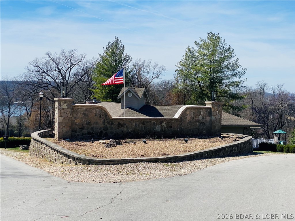 1004 Beacon Ridge Drive Lake Ozark Missouri home for sale listed at $59,900