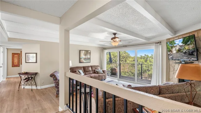 Living room — 117 Waters Edge Court Lake Ozark Missouri real estate