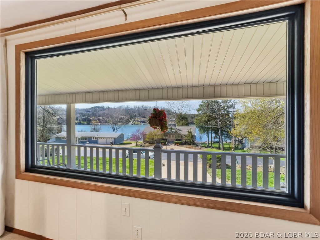 529 Normac Drive Camdenton Missouri 4 bedroom 3 bathroom home for sale listed at $430,000