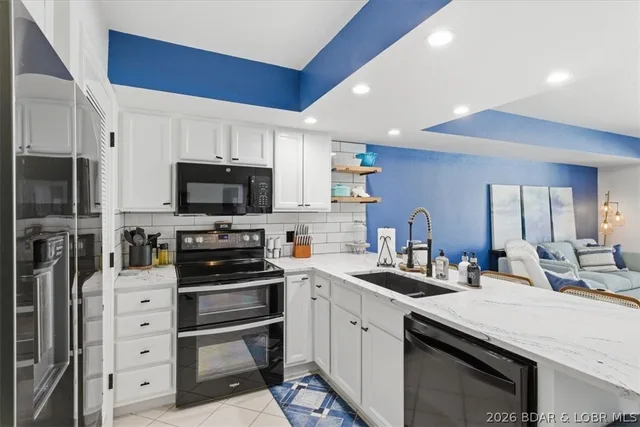 Kitchen — 40 Lighthouse Road Lake Ozark Missouri real estate