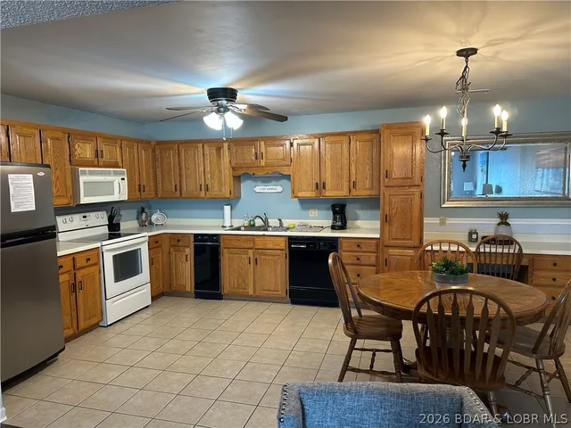 Primary bedroom — 803 Winn Road Osage Beach Missouri real estate