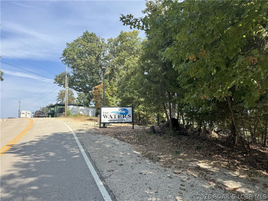 Lot 28 Redbud Lane Lake Ozark Missouri home for sale listed at $139,900