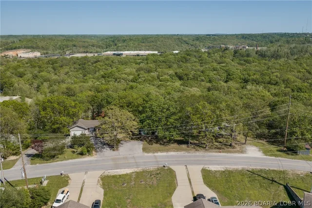Primary bedroom — 126 S. Fish Haven Road Lake Ozark Missouri real estate