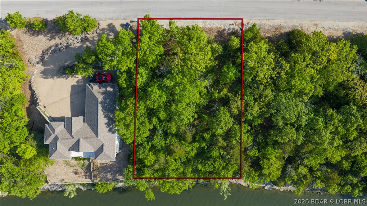 Lot 17 Beacon Pointe Circle Lake Ozark Missouri home for sale listed at $285,000