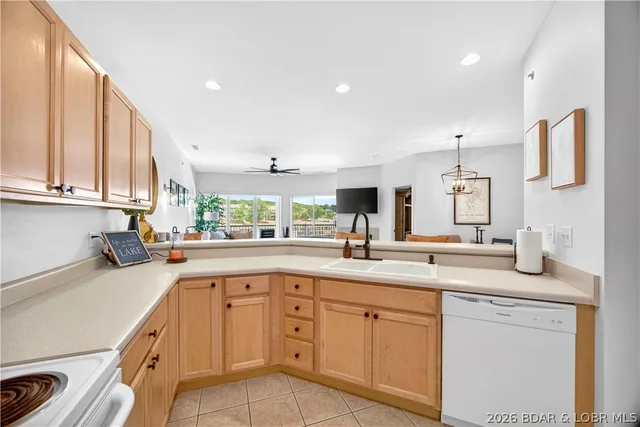 Kitchen — 329 Bristol Bay Drive Lake Ozark Missouri real estate