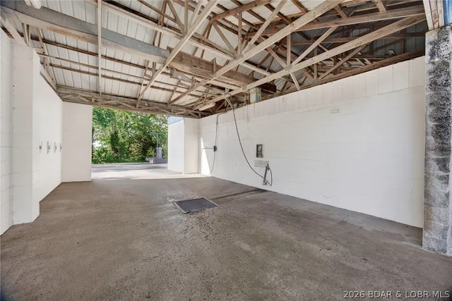 Primary bedroom — 248 N. State Hwy 7 Camdenton Missouri real estate