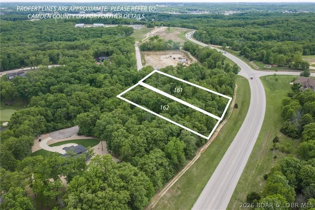 Front exterior — 1215 Champions Run Porto Cima Missouri real estate