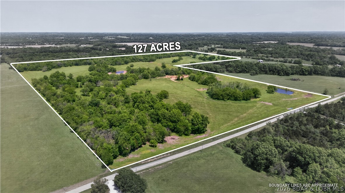127.35 Acres NW 200th Road null Missouri home for sale listed at $1,400,850