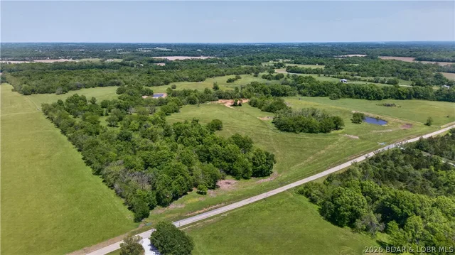Front exterior — 127.35 Acres NW 200th Road null Missouri real estate
