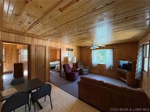 Primary bedroom — 29798 Liars Loop Warsaw Missouri real estate