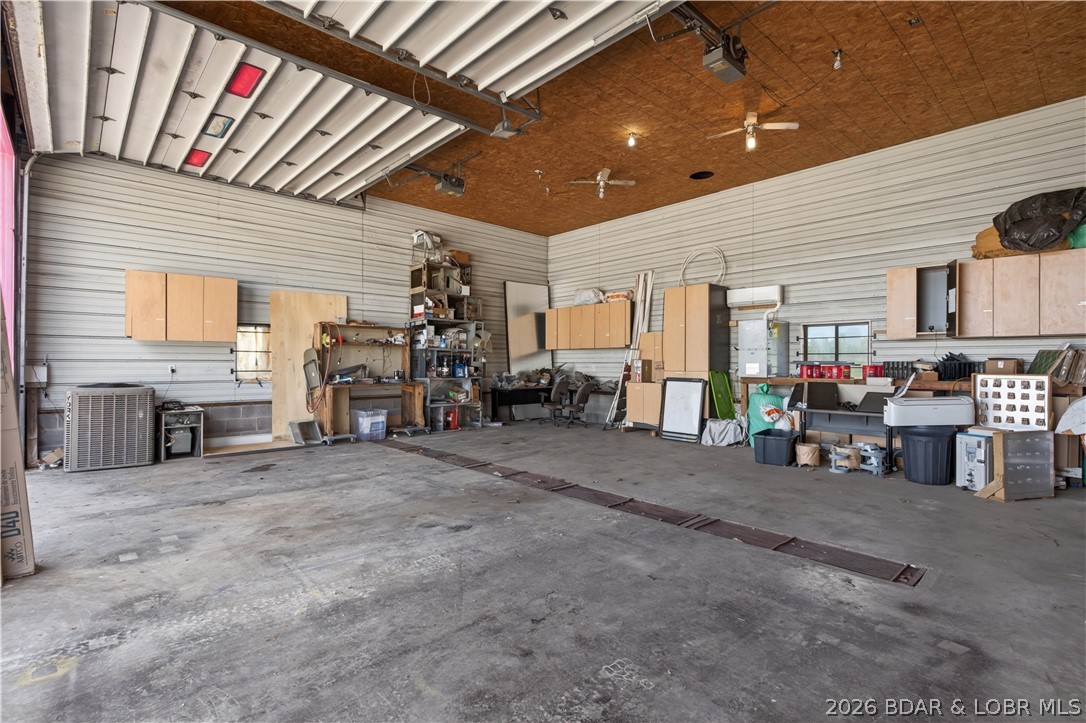 Photo 33