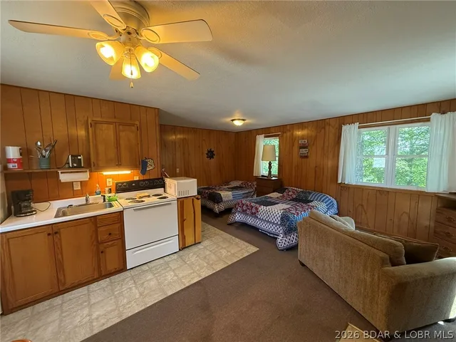 Primary bedroom — 29794 Liars Loop Warsaw Missouri real estate