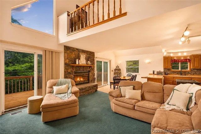 Living room — 1216 Robin Hood Lane Roach Missouri real estate
