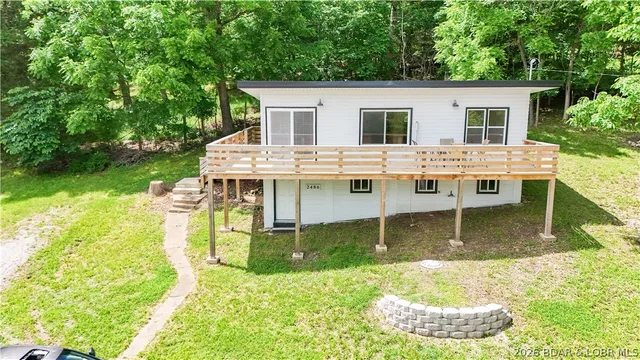 Front exterior — 2486 Lick Creek Road Edwards Missouri real estate