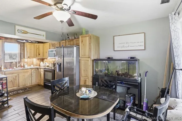 Primary bedroom — 6453 North Circle Road Stover Missouri real estate