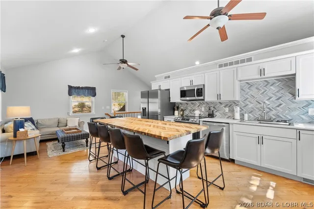 Kitchen — 94 Clara Lyn Woods Drive Lake Ozark Missouri real estate