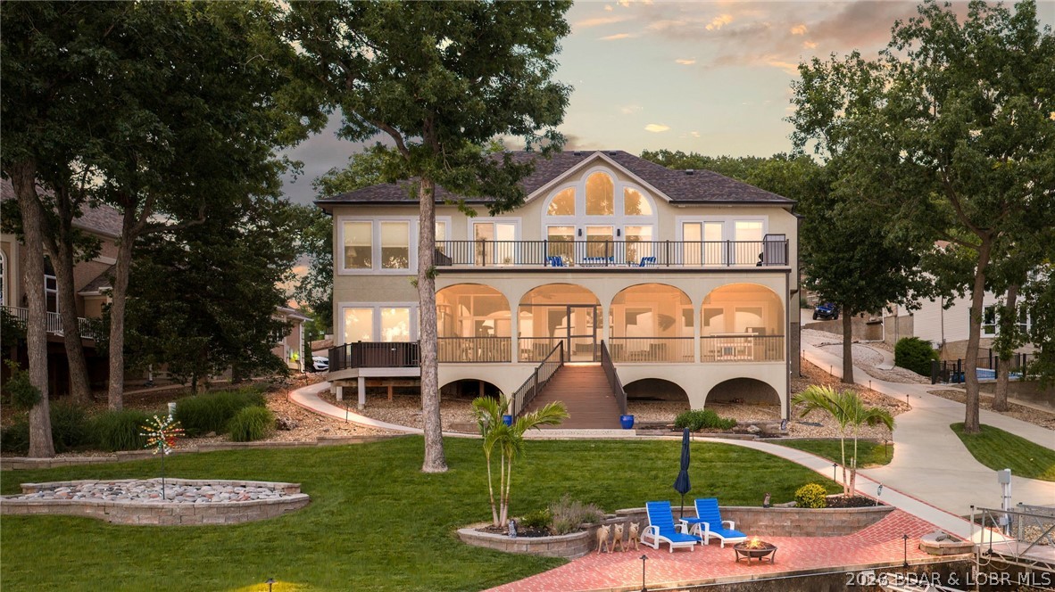 1348 Palisades Drive, Four Seasons MO