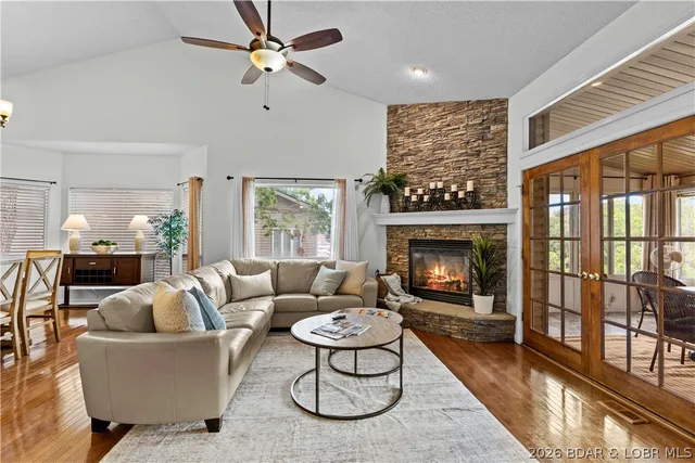 Primary bedroom — 1761 Seagull Court Osage Beach Missouri real estate
