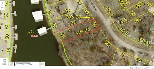 Front exterior — 1R Shawnee Road Sunrise Beach Missouri real estate