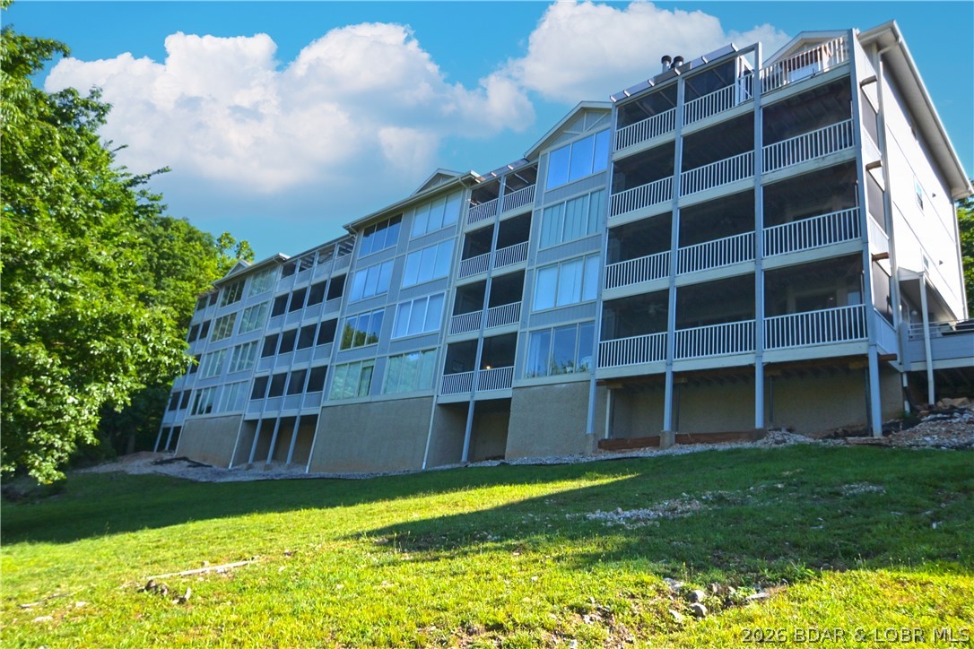 80 Regatta Bay Circle Lake Ozark Missouri 3 bedroom 3 bathroom home for sale listed at $309,900