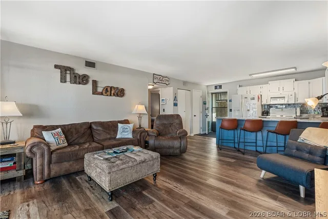 Primary bedroom — 150 Southwood Shores Place Lake Ozark Missouri real estate