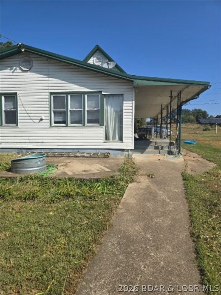 20632 Seals Road Versailles Missouri 4 bedroom 2 bathroom home for sale listed at $235,000