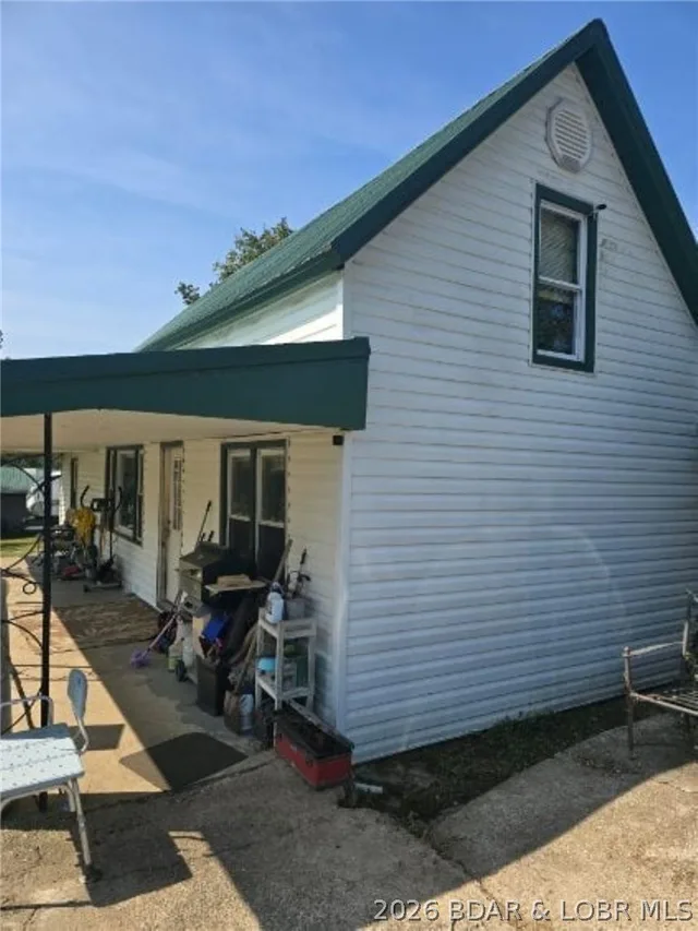 Front exterior — 20632 Seals Road Versailles Missouri real estate