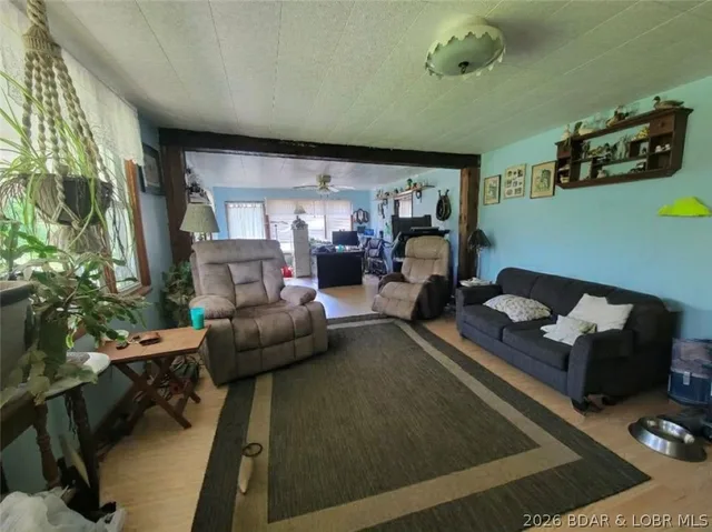 Living room — 20632 Seals Road Versailles Missouri real estate