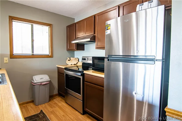 Kitchen — 40 Robinwood Drive Lake Ozark Missouri real estate