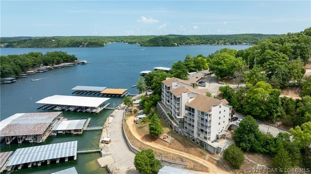 Front exterior — 20 Wheelhouse Court Lake Ozark Missouri real estate