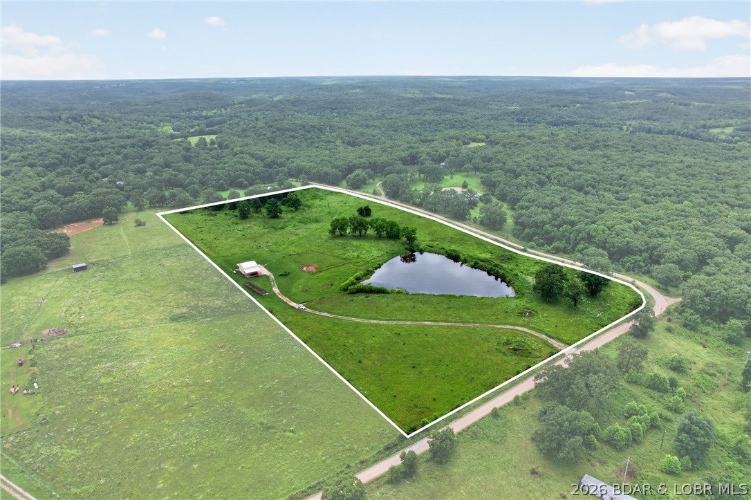 2161 Flippin Road Climax Springs Missouri home for sale listed at $325,000