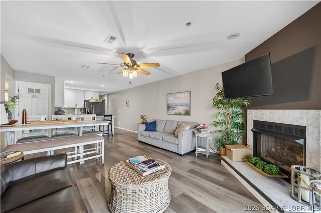 Living room — 1481 Ledges Drive Osage Beach Missouri real estate