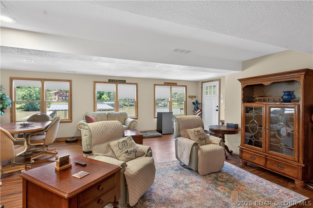 Photo 34
