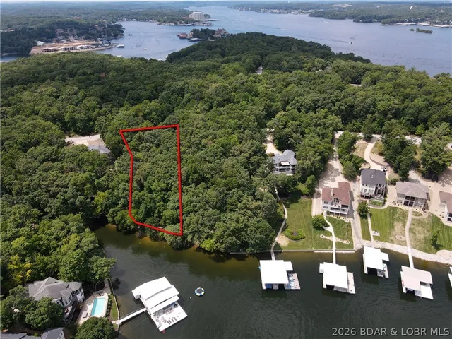 136 Oak Drive, Sunrise Beach MO