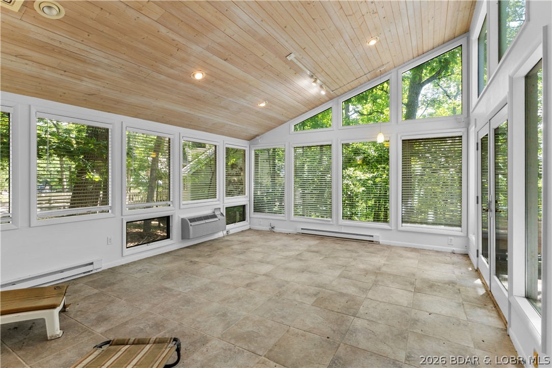 26 Walkers Cay Drive Osage Beach Missouri 4 bedroom 3 bathroom home for sale listed at $450,000